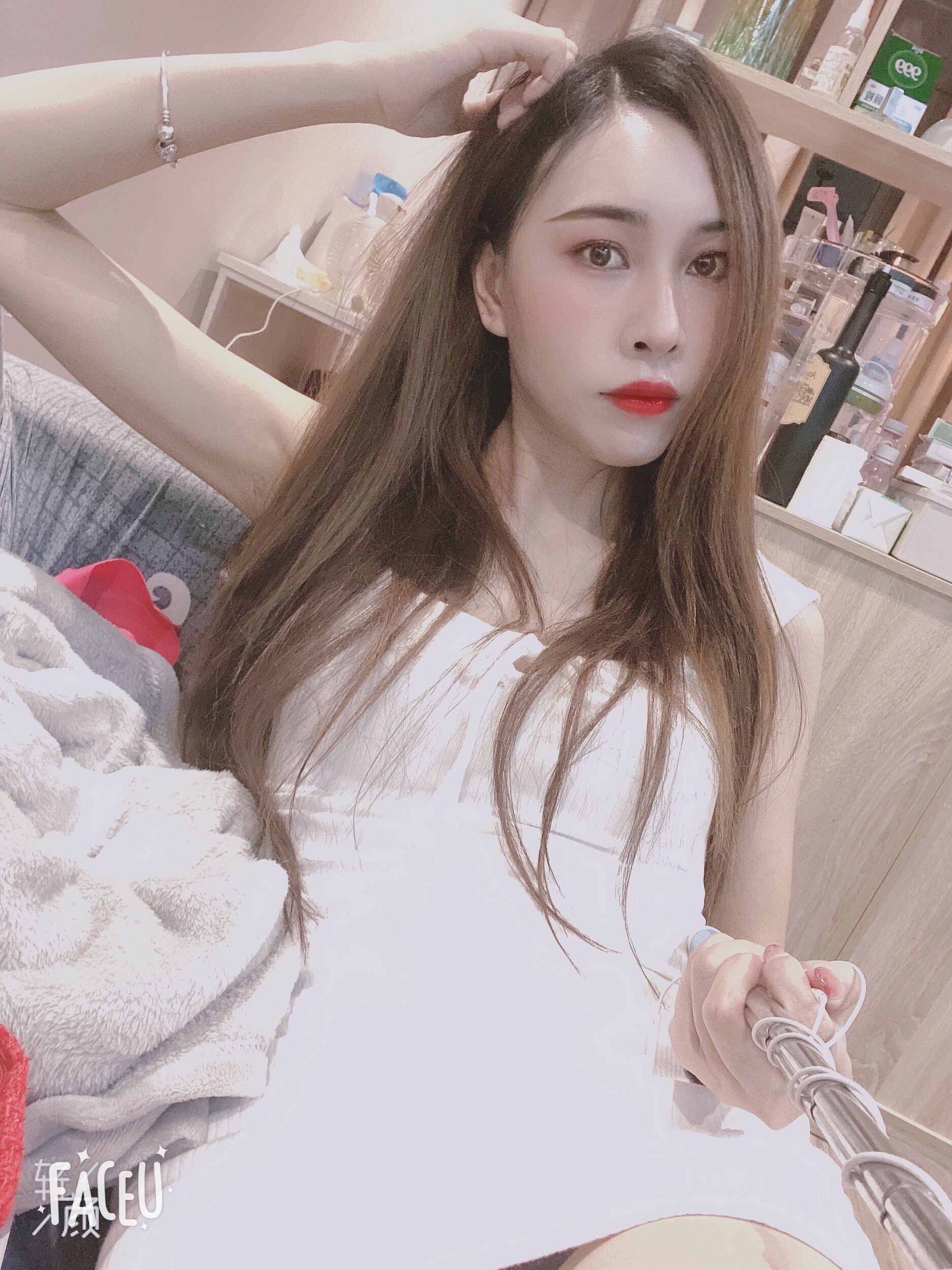 向西村性感大长腿微微